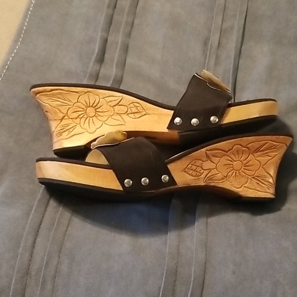 Sandals 2 for 20 - Picture 3 of 4